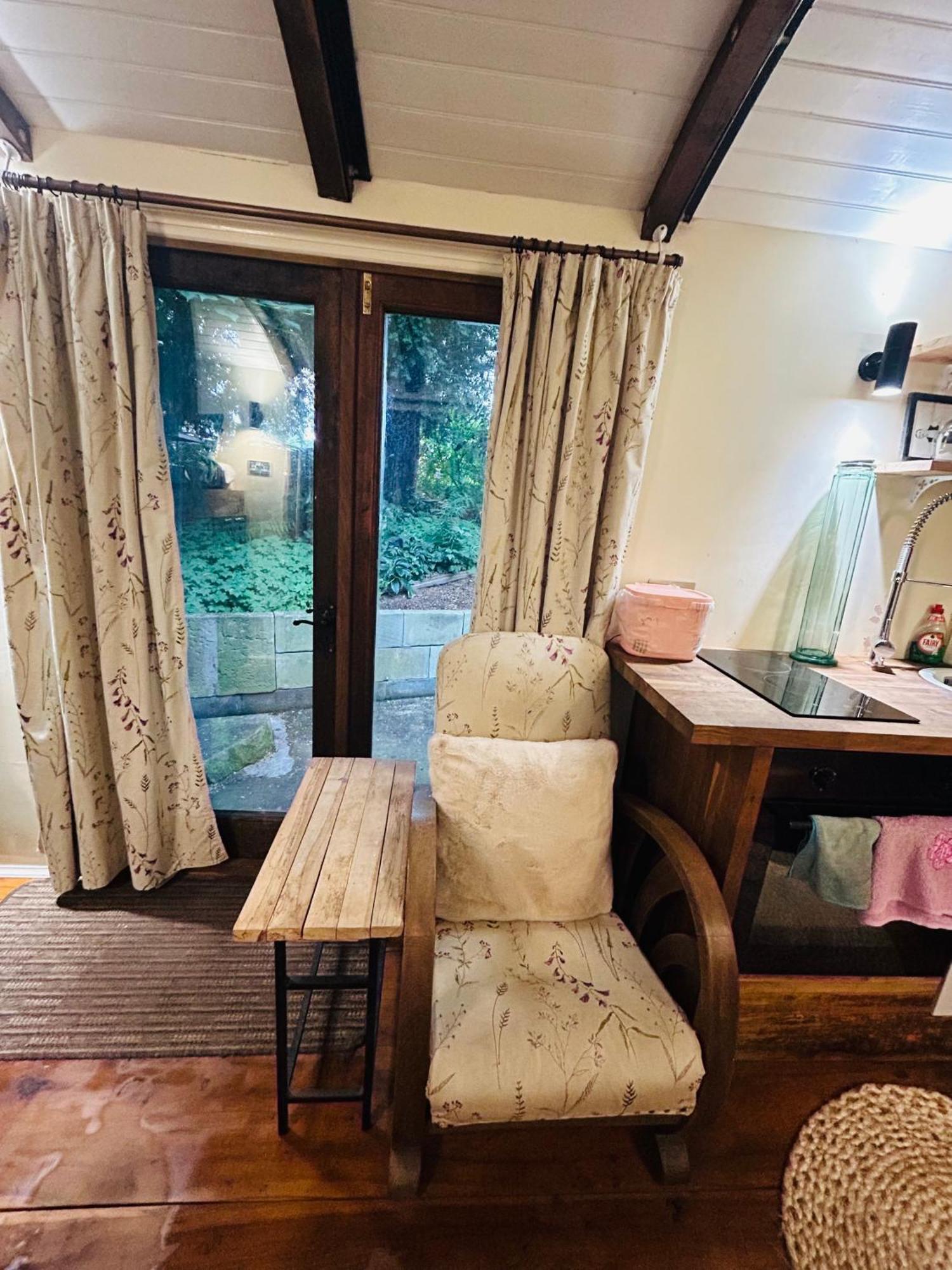 The Railway Carriage - Blue Villa Glasbury Екстериор снимка