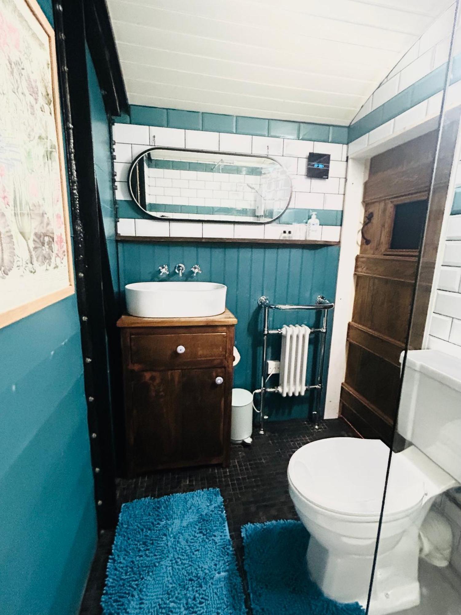 The Railway Carriage - Blue Villa Glasbury Екстериор снимка