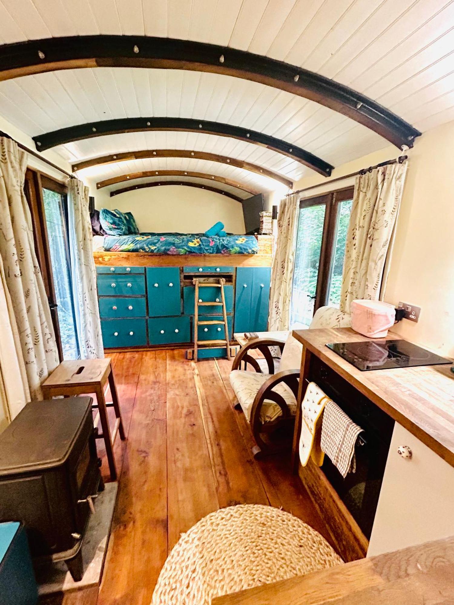 The Railway Carriage - Blue Villa Glasbury Екстериор снимка
